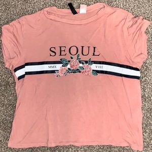 Rose gold cropped t-shirt! Amazing condition!